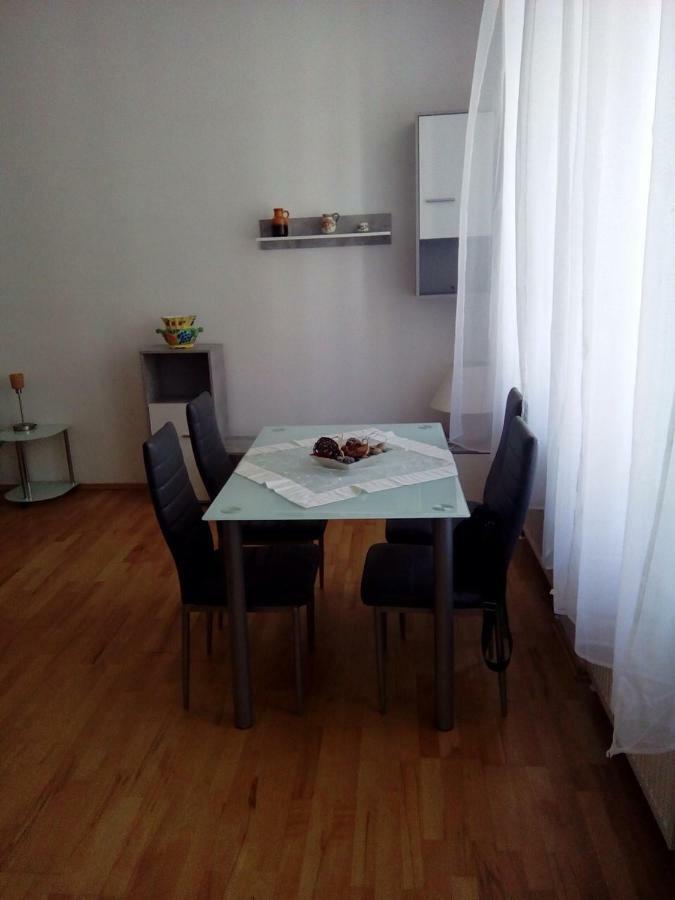 Apartment Veronika 29 Wina Bagian luar foto